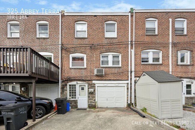 Building Photo - 325 Abbey Terrace
