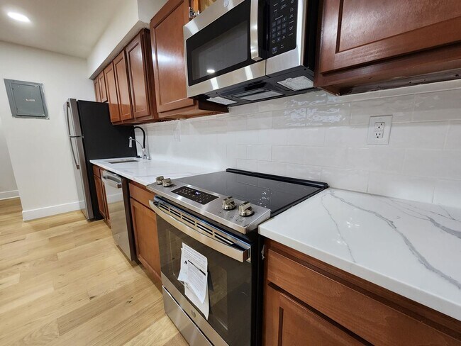 Building Photo - 308 W Wildey St
