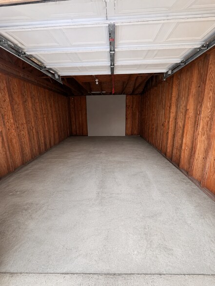 Building Photo - 1312 Falls Ct