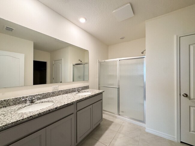 Building Photo - Brand New Construction 4 bedroom 2 bath in Buena Lago Community!