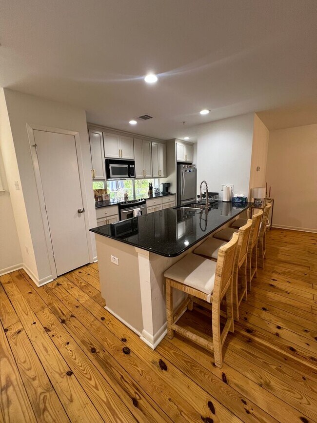 Building Photo - Spacious 3-Bedroom Home for Rent!
