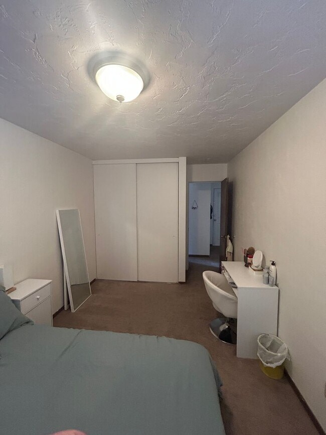 Interior Photo - 1327 7th St SE