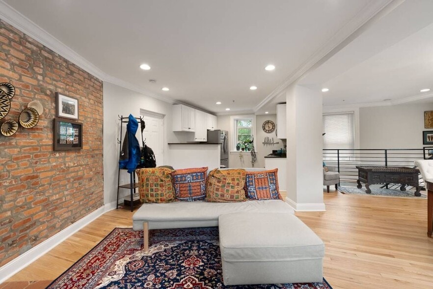 Building Photo - 150 Rhode Island Ave NW