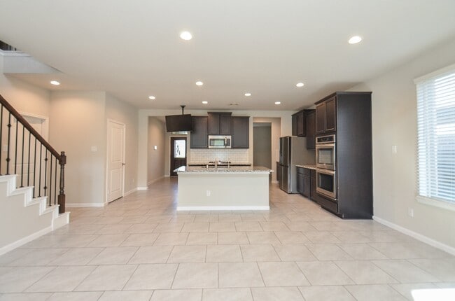 Building Photo - 4015 Prairie Landing Ln