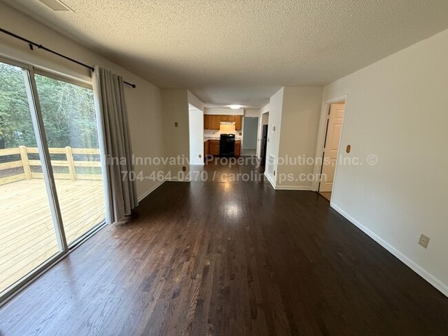 Building Photo - 10722 Roxbury Ct