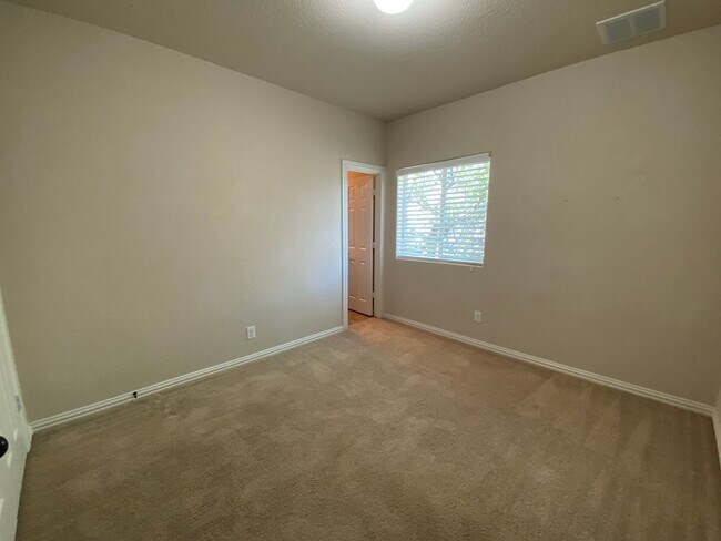 Building Photo - July Move-In Special