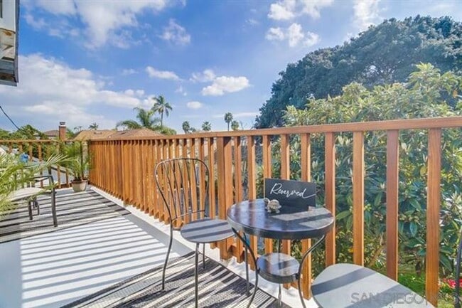 Building Photo - Open and Airy Back-Unit in Amazing Normal ...