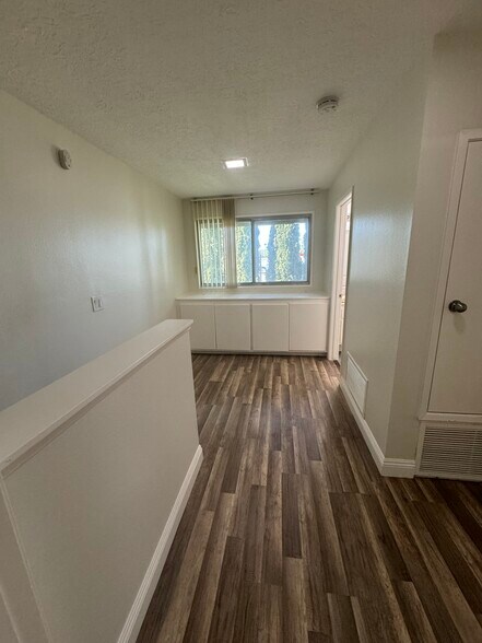 Building Photo - 3603 W Park Balboa Ave