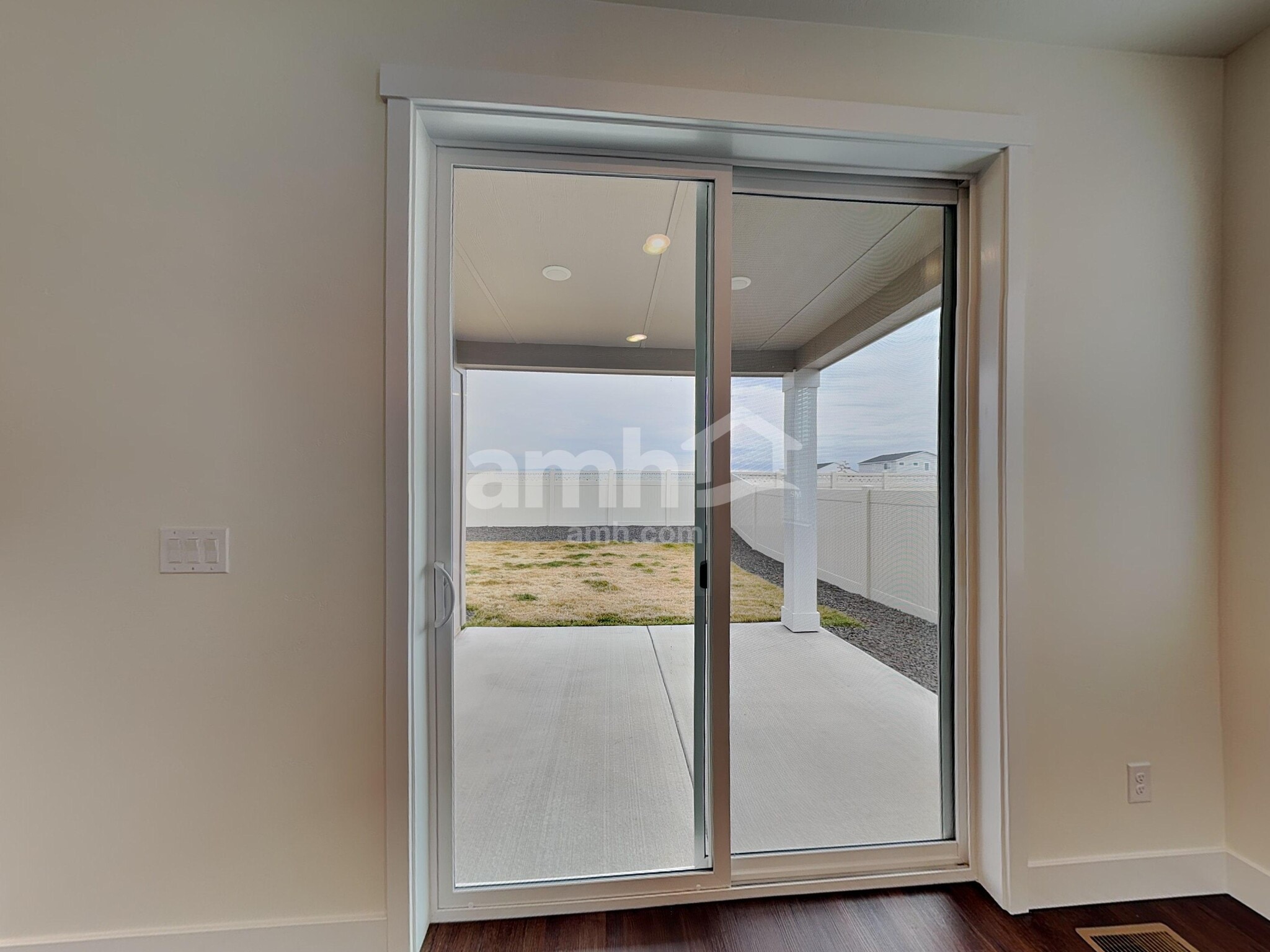 Building Photo - 2990 N Vigo Ave