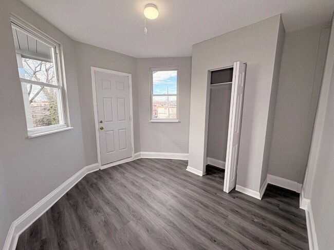 Building Photo - 235x McCulloh St