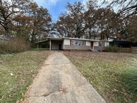 Building Photo - 2862 Oak Forest Dr