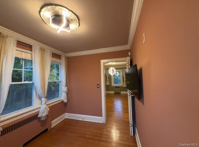 Building Photo - 21 Richman Ave