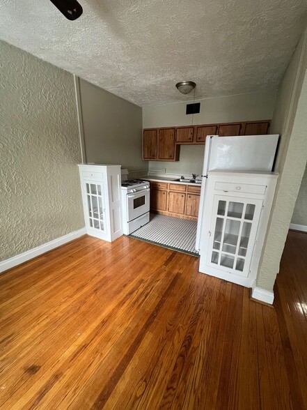 Interior Photo - Parchment Manor (Brickstone River View Management LLC)
