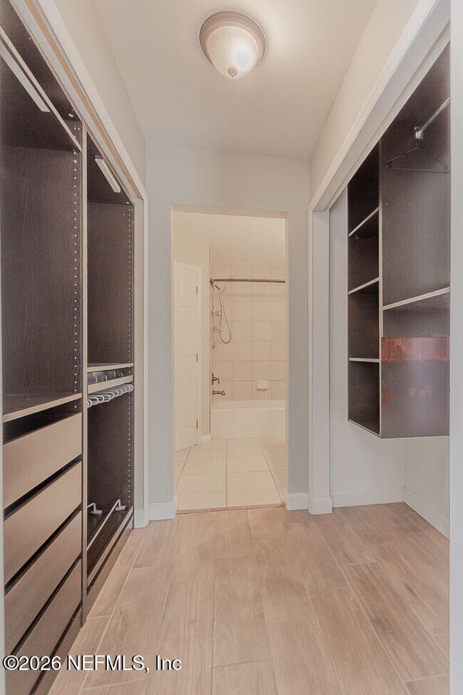 Building Photo - 1784 Chandelier Cir W