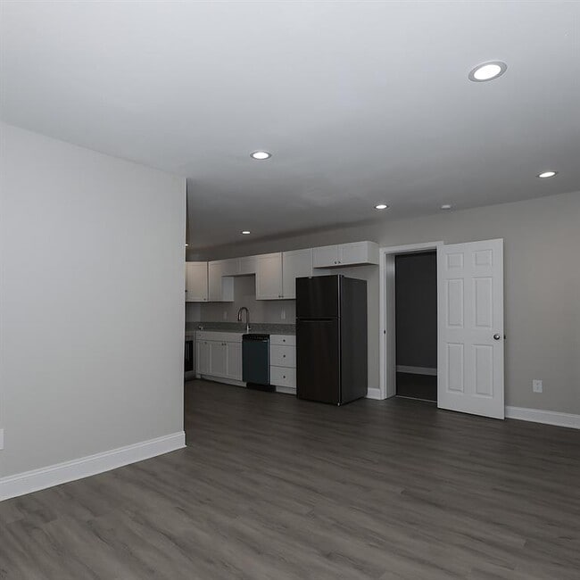 Building Photo - 157 Polar Rock Dr SW