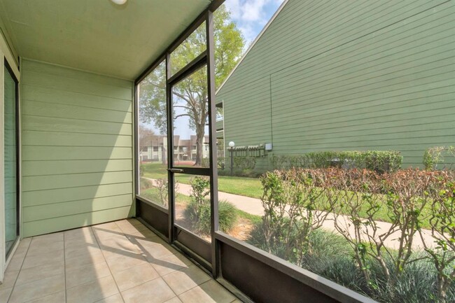 Building Photo - 14777 Wunderlich Dr