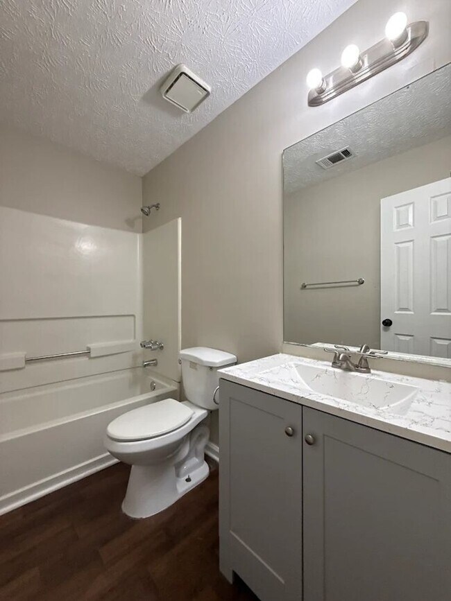 Building Photo - Beautiful 4 Bedroom Lithonia Home!
