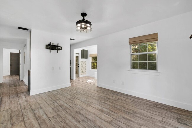 Building Photo - 2665 Nantucket Ln
