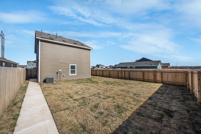 Building Photo - 1131 Largemouth Ln