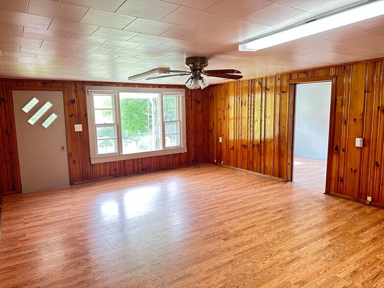 Living area - 479 Edwin Blevins RD