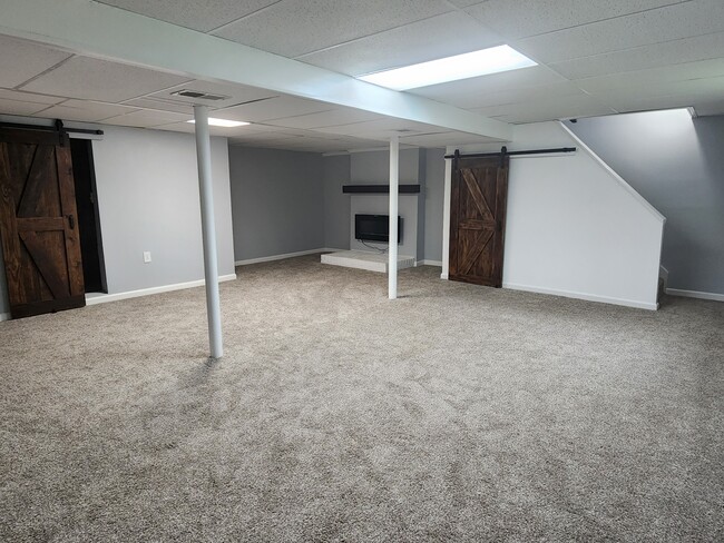 Building Photo - 415 Christopher Dr