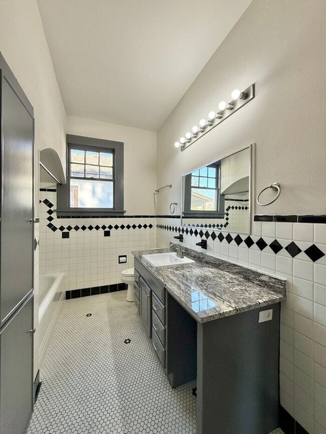 Building Photo - Beautiful 3-Bedroom, 1-Bath Home with Modern Updates!