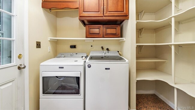 Building Photo - 47 Carriage Rd