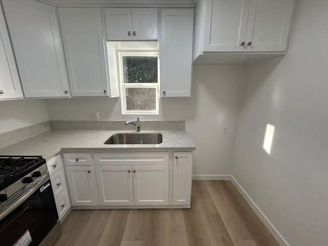 Building Photo - 2228-2232 1/2 Mira Vista Ave