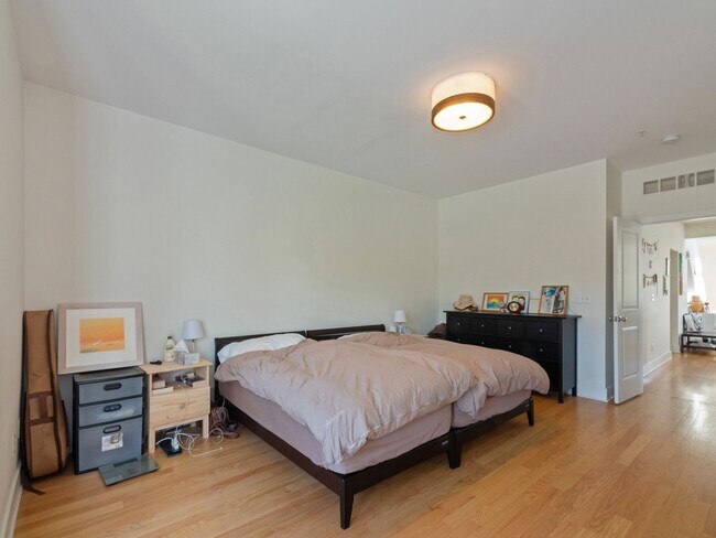 Building Photo - 33242 Slocum Dr