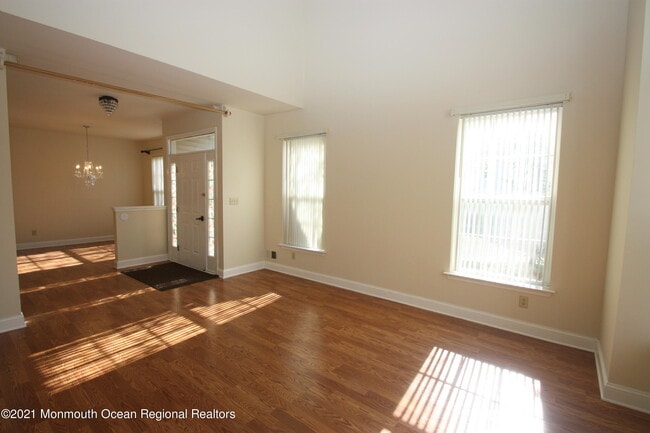 Building Photo - 86 Banyan Blvd