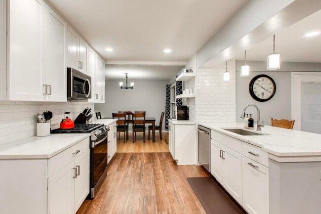 Building Photo - 6 S Waterman Ave