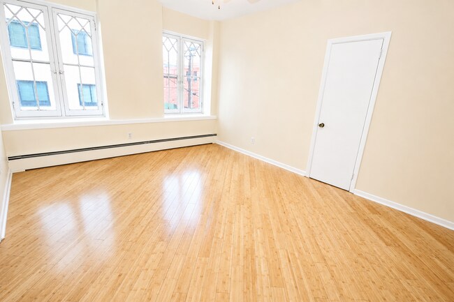 Interior Photo - HIGHLAND MANOR APARTMENTS -- 020