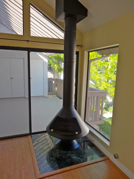 Gas fireplace - 26701 Quail Crk