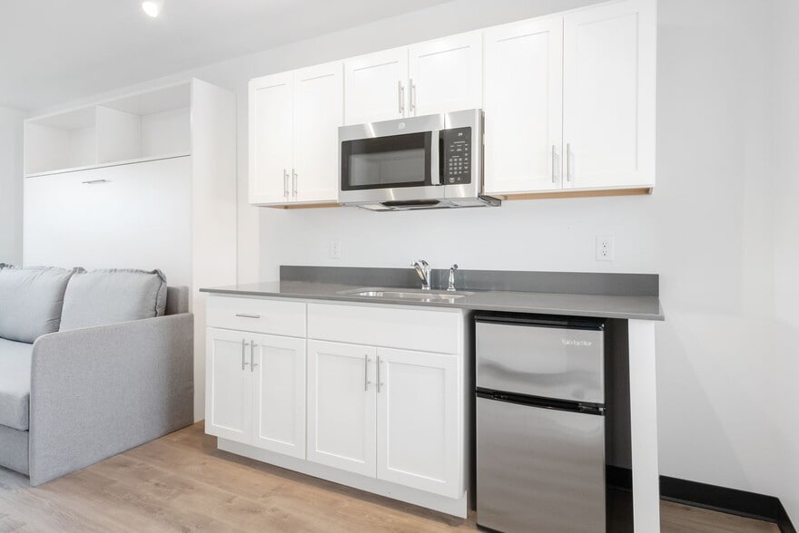 Interior Photo - Falls Edge Studios