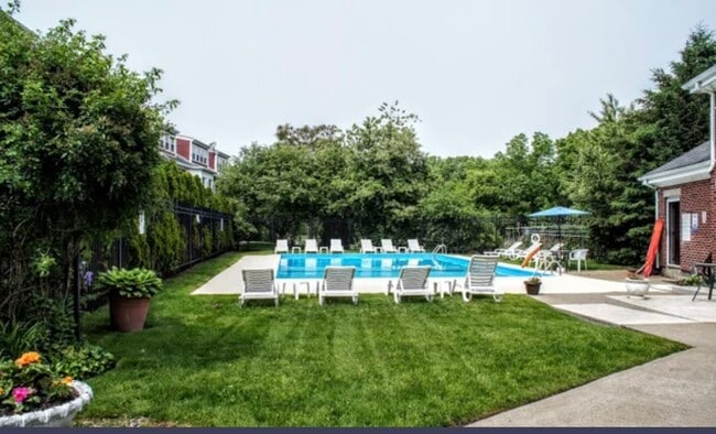 Building Photo - 142 Quincy Shore Dr