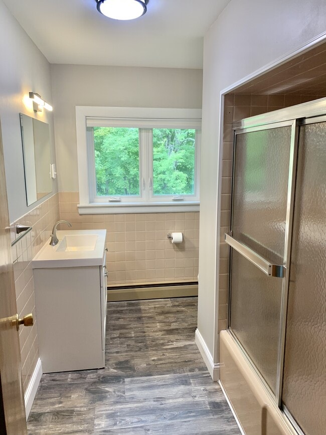 Building Photo - 129 Back Winterport Rd