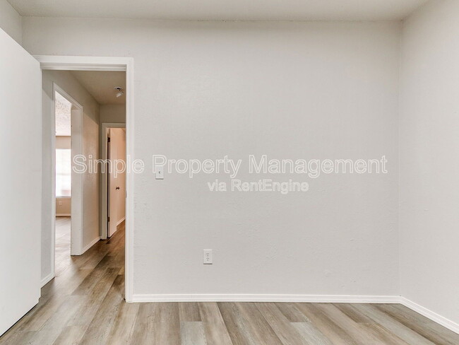 Building Photo - 5832 NW 31st Terrace