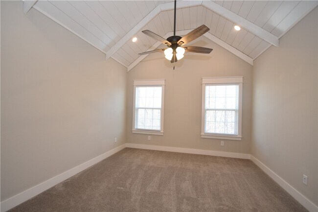 Building Photo - 42 Tummell Dr