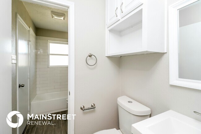 Building Photo - 1103 Johns Dr