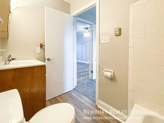 Building Photo - 31 Sunbury Estates