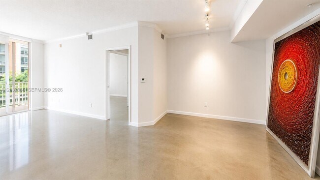Building Photo - 2000 N Bayshore Dr