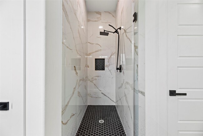 Building Photo - 7212 England St