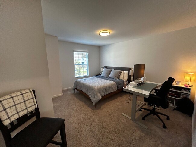 Building Photo - Beautiful 3 Bedroom Home for Rent