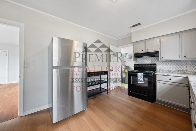 Building Photo - 3322 10th St