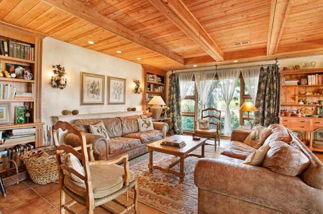 Building Photo - 430 Pratt Ave