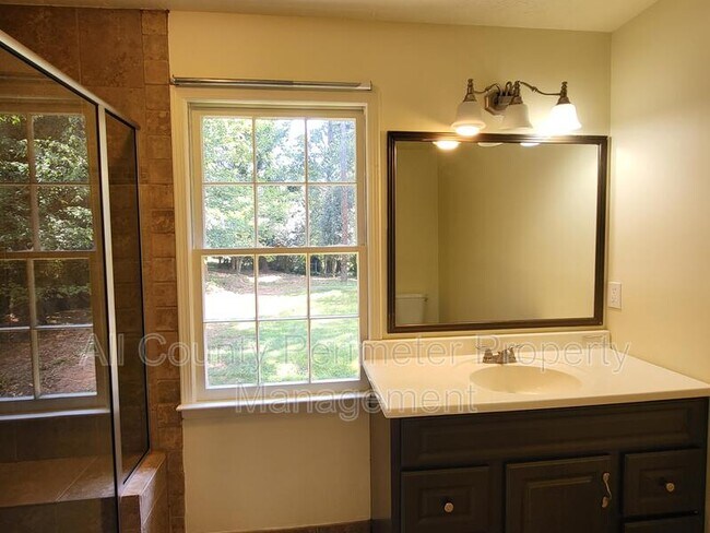 Building Photo - 1920 Shoreline Trace SW