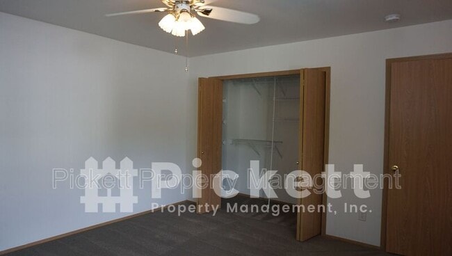 Building Photo - 11615 Breckenridge Ln NW