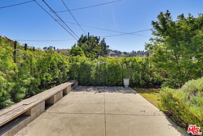 Building Photo - 3014 Sagamore Way