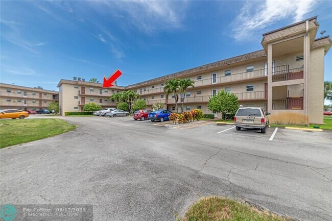 Building Photo - 701 Lori Dr