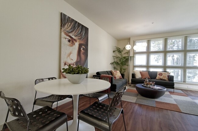 Interior Photo - Bellevue Terrace